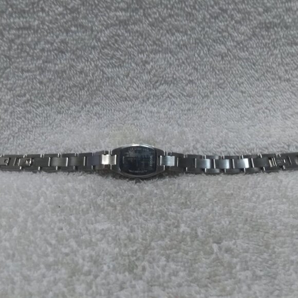 Fossil LI-3223 Quartz Watch Letter M Green Frog Dial Silver Bracelet New Bat ECU - Picture 8 of 11